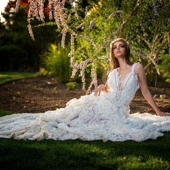 "POSEY" White 3D Floral Lace Backless Wedding Ballgown Set - Picture 4 of 6